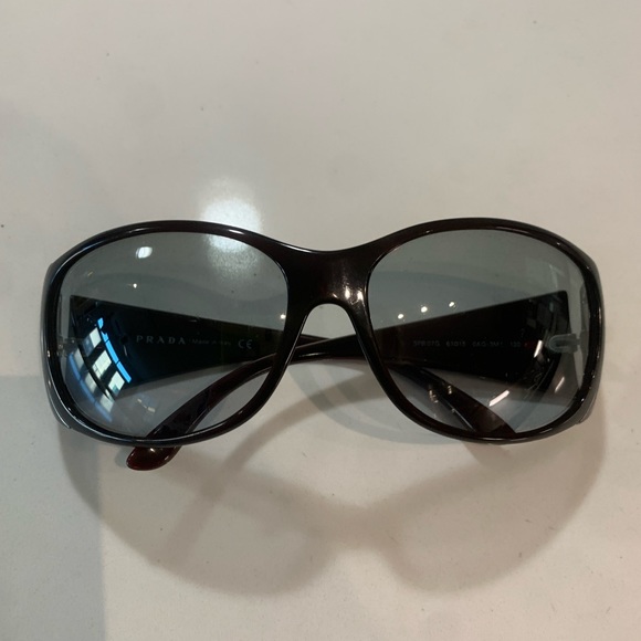 Prada sunglasses! - Picture 4 of 6